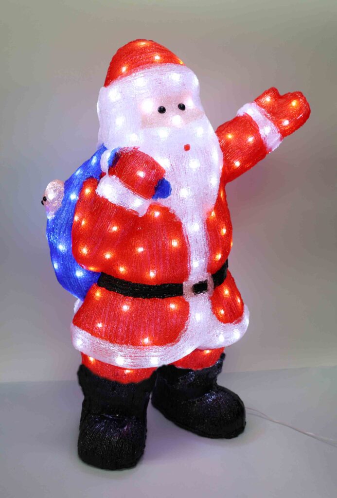 「プレゼント袋を背負いながら片手を上げるサンタの立体イルミネーションライト。躍動感のあるポーズが、玄関や庭先のクリスマスデコレーションにぴったり。」